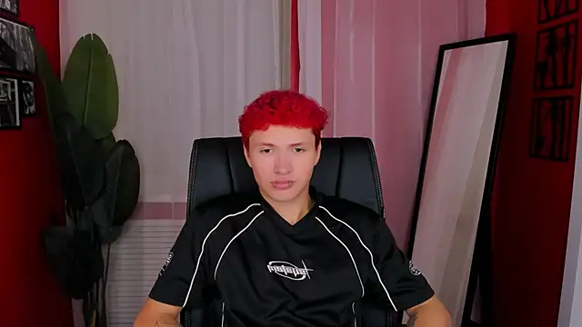 Snapshot of JonnyDarka chatting on 11-14-25, 04:55 JonnyDarka online show from 11-14-25, 04:55