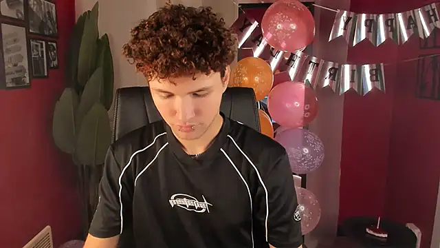 Snapshot of JonnyDarka chatting on 11-29-25, 12:41 JonnyDarka online show from 11-29-25, 12:41