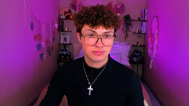 Snapshot of JonnyDarka chatting on 12-16-25, 04:12 JonnyDarka online show from 12-16-25, 04:12