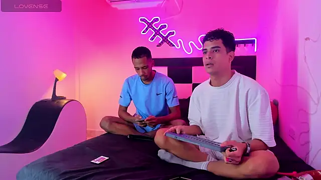 Snapshot of Lucky_boys__X chatting on 09-25-25, 11:58 Lucky boys X online show from 09-25-25, 11:58