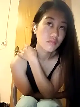 Snapshot of luy-xinh02 chatting on 11-05-25, 10:32 luy-xinh02 online show from 11-05-25, 10:32