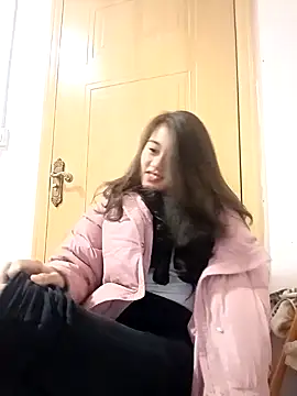 Snapshot of luy-xinh02 chatting on 12-21-25, 09:05 luy-xinh02 online show from 12-21-25, 09:05