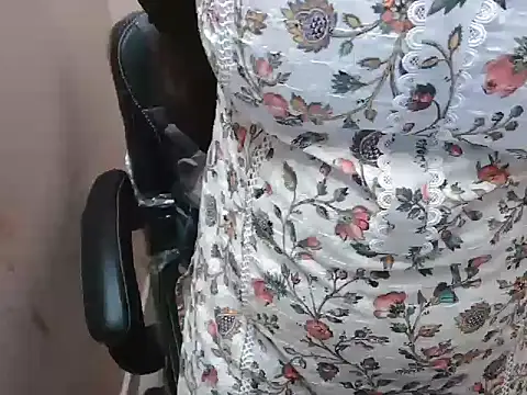 Snapshot of bold_naina chatting on 11-20-25, 04:01 bold naina online show from 11-20-25, 04:01