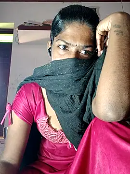 Snapshot of Tamil_Kavitha chatting on 12-19-25, 04:41 Tamil Kavitha online show from 12-19-25, 04:41