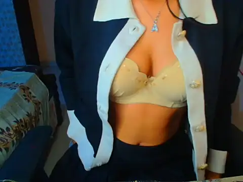 Snapshot of Arpitha07 chatting on 12-14-25, 08:35 Arpitha07 online show from 12-14-25, 08:35