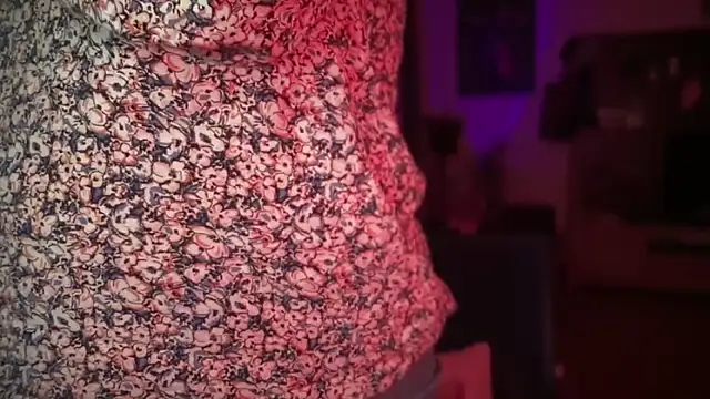 Snapshot of BikiHellena chatting on 10-28-25, 01:09 BikiHellena online show from 10-28-25, 01:09