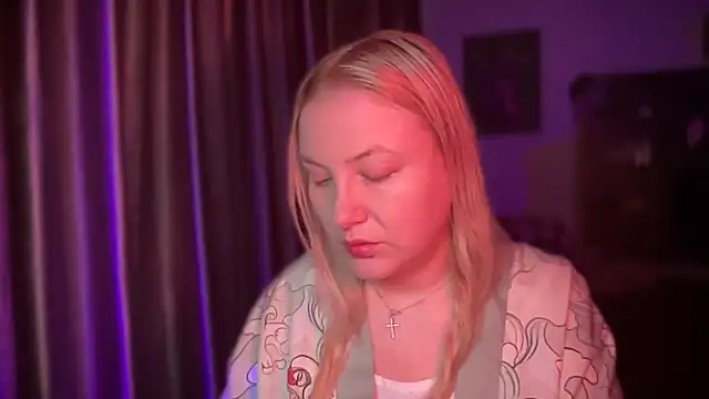 Snapshot of BikiHellena chatting on 12-20-25, 06:31 BikiHellena online show from 12-20-25, 06:31