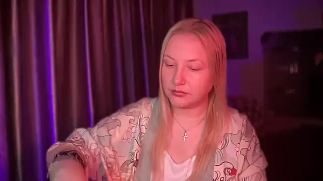 Snapshot of BikiHellena chatting on 12-21-25, 09:49 BikiHellena online show from 12-21-25, 09:49