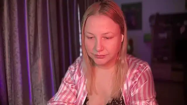 Snapshot of BikiHellena chatting on 04-07-26, 08:26 BikiHellena online show from 04-07-26, 08:26