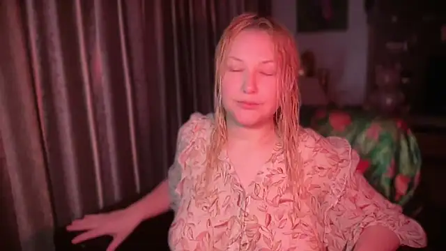 BikiHellena online show from 07-21-26, 05:10