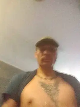 Snapshot of alexzCL chatting on 07-10-26, 11:07 alexzCL online show from 07-10-26, 11:07