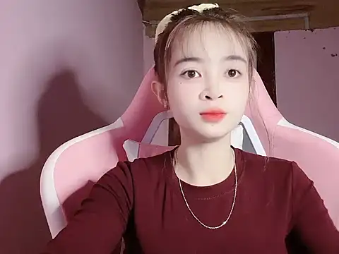 Snapshot of Suna7383 chatting on 11-18-25, 04:11 Suna7383 online show from 11-18-25, 04:11