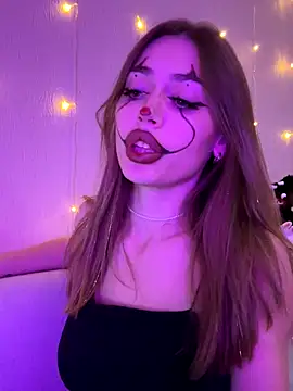 Elizabeth Tay online show from 10-31-25, 05:58