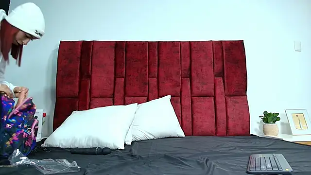 emma hearths online show from 11-20-25, 08:41