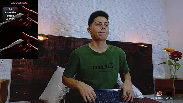 Snapshot of JhosuaVega chatting on 10-05-25, 12:31 JhosuaVega online show from 10-05-25, 12:31