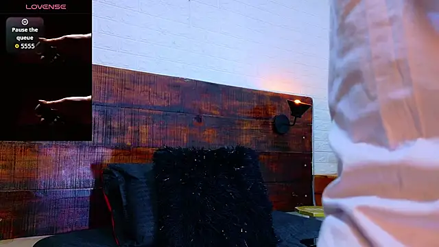 Snapshot of JhosuaVega chatting on 10-11-25, 09:24 JhosuaVega online show from 10-11-25, 09:24