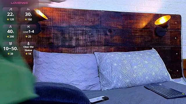 Snapshot of JhosuaVega chatting on 12-04-25, 02:54 JhosuaVega online show from 12-04-25, 02:54