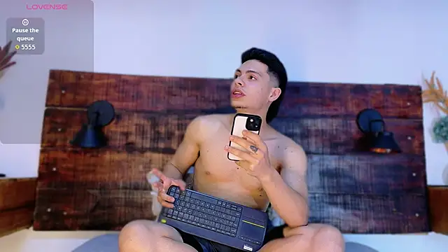 Snapshot of JhosuaVega chatting on 02-09-26, 12:03 JhosuaVega online show from 02-09-26, 12:03