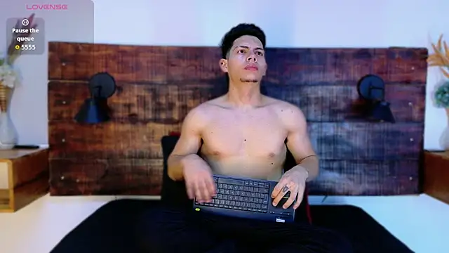 Snapshot of JhosuaVega chatting on 02-13-26, 01:34 JhosuaVega online show from 02-13-26, 01:34