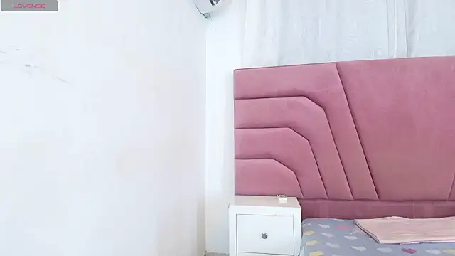 miajhonsonx online show from 03-21-26, 07:50