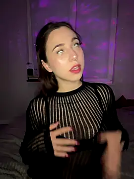 Amelia Peach online show from 11-16-25, 05:40