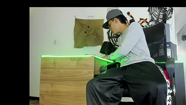 xxKamadevaxx online show from 10-26-25, 01:50