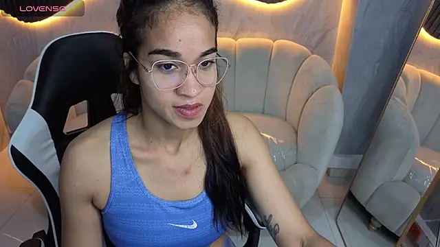 Snapshot of Maia_Tx chatting on 09-26-25, 12:53 Maia Tx online show from 09-26-25, 12:53