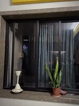 Snapshot of engineerboy14 chatting on 12-17-25, 12:33 engineerboy14 online show from 12-17-25, 12:33