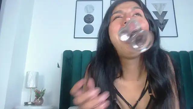 Keila Fg online show from 11-08-25, 01:00