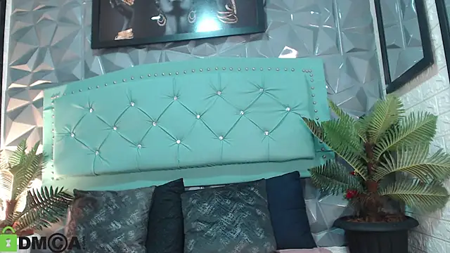 Snapshot of sheyla__ebony chatting on 10-29-25, 07:26 sheyla ebony online show from 10-29-25, 07:26