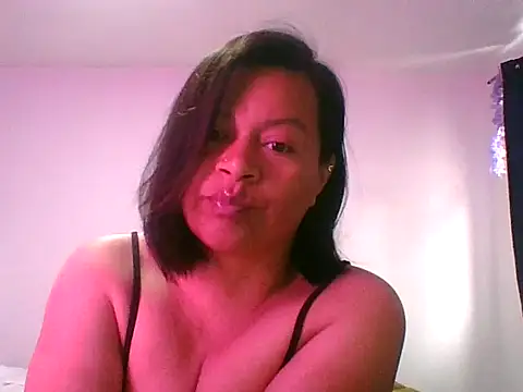 adri89-g online show from 10-10-25, 01:10