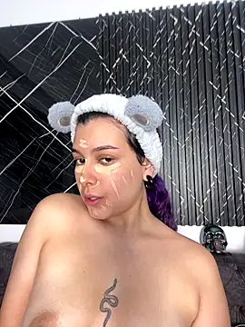 Snapshot of mistress_angell_ chatting on 10-26-25, 08:37 mistress angell online show from 10-26-25, 08:37