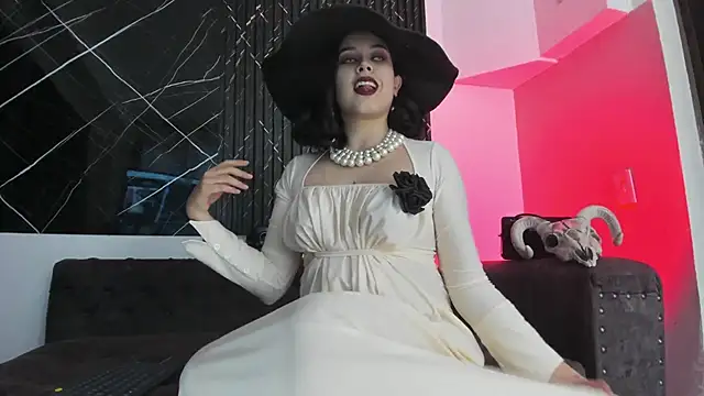 Snapshot of mistress_angell_ chatting on 11-08-25, 10:19 mistress angell online show from 11-08-25, 10:19