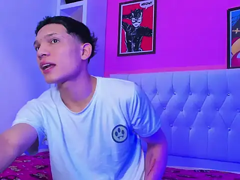 Snapshot of EL_VENEZOLANO_22CM chatting on 09-17-25, 08:16 EL VENEZOLANO 22CM online show from 09-17-25, 08:16