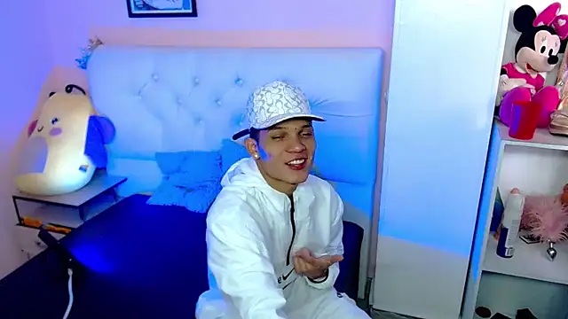 Snapshot of EL_VENEZOLANO_22CM chatting on 10-03-25, 07:33 EL VENEZOLANO 22CM online show from 10-03-25, 07:33