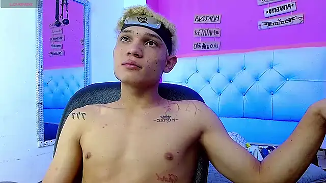 Snapshot of EL_VENEZOLANO_22CM chatting on 10-08-25, 04:54 EL VENEZOLANO 22CM online show from 10-08-25, 04:54