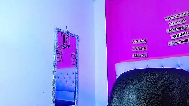 Snapshot of EL_VENEZOLANO_22CM chatting on 10-13-25, 04:01 EL VENEZOLANO 22CM online show from 10-13-25, 04:01