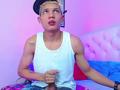 Snapshot of EL_VENEZOLANO_22CM chatting on 11-16-25, 08:53 EL VENEZOLANO 22CM online show from 11-16-25, 08:53