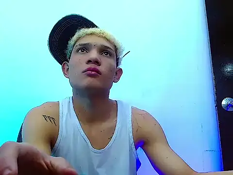 Snapshot of EL_VENEZOLANO_22CM chatting on 11-25-25, 06:46 EL VENEZOLANO 22CM online show from 11-25-25, 06:46