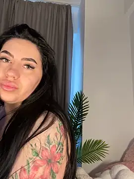 Snapshot of Andrestarr chatting on 02-06-26, 12:52 Andrestarr online show from 02-06-26, 12:52