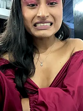 Snapshot of Michelle_Narvaez chatting on 12-21-25, 03:13 Michelle Narvaez online show from 12-21-25, 03:13