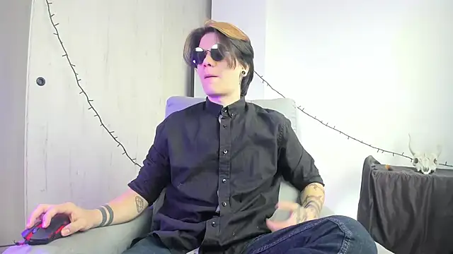 Jerry Cole online show from 12-17-25, 03:29