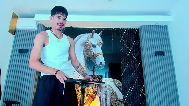 Snapshot of Iam_Steven chatting on 10-17-25, 12:52 Iam Steven online show from 10-17-25, 12:52