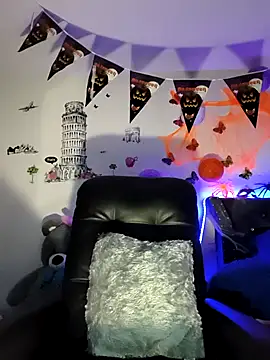 Snapshot of Gabilicious25 chatting on 10-22-25, 09:20 Gabilicious25 online show from 10-22-25, 09:20