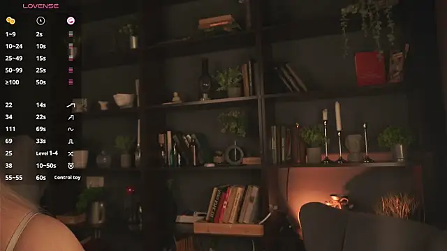 Snapshot of ellliefrost chatting on 09-26-25, 01:15 ellliefrost online show from 09-26-25, 01:15