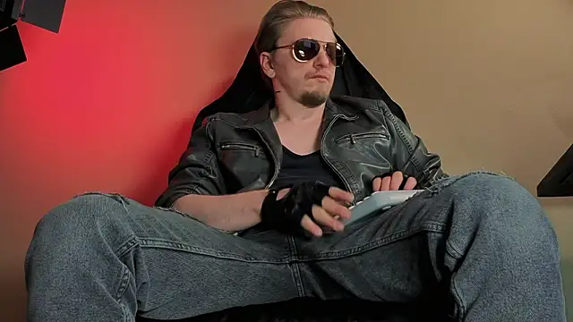 Vincent Hardman online show from 02-07-26, 04:33