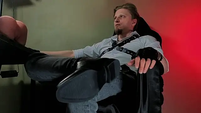 Vincent Hardman online show from 03-10-26, 08:14