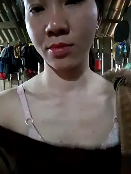 Snapshot of bonnie-00 chatting on 12-03-25, 12:07 bonnie-00 online show from 12-03-25, 12:07