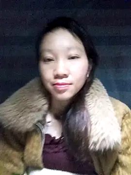 Snapshot of bonnie-00 chatting on 12-04-25, 10:40 bonnie-00 online show from 12-04-25, 10:40