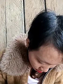 Snapshot of bonnie-00 chatting on 12-14-25, 02:28 bonnie-00 online show from 12-14-25, 02:28